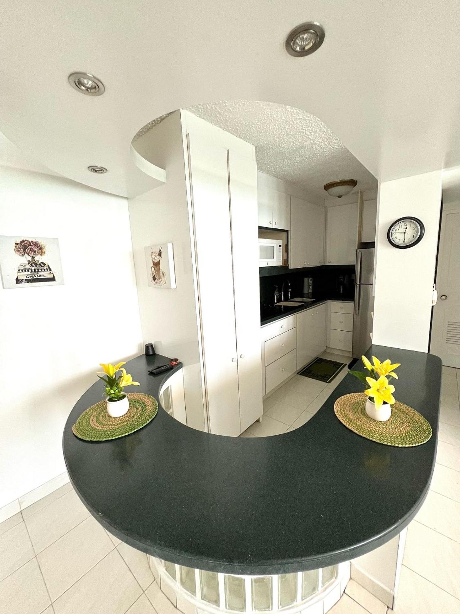 Apartamento Gorgeous Ocean View 1Br W/Beach Acess & Pool San Juan Exterior foto